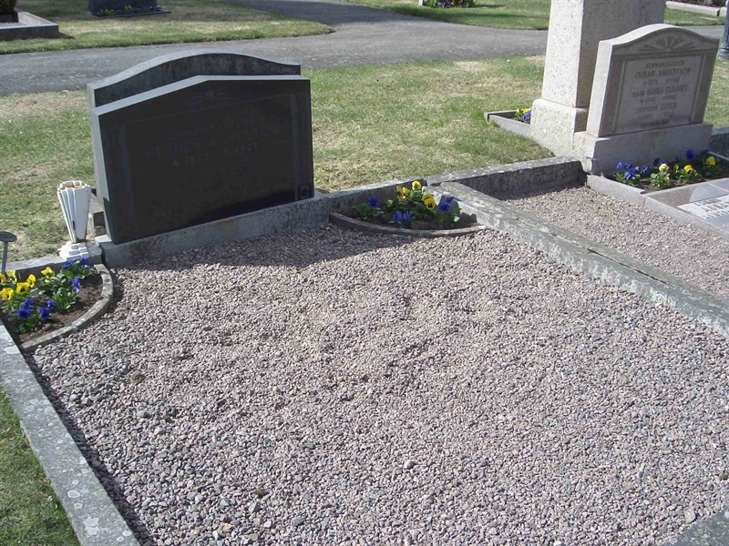 Grave number: 04 C  186, 187