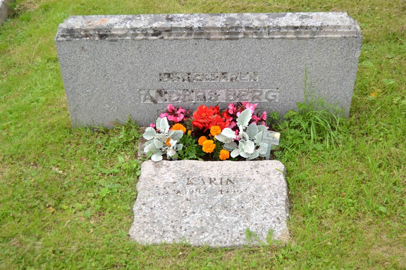Grave number: 1 I   515