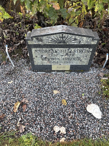 Grave number: 4 N ND    13