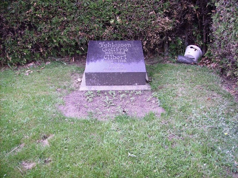 Grave number: LM 2 18  170