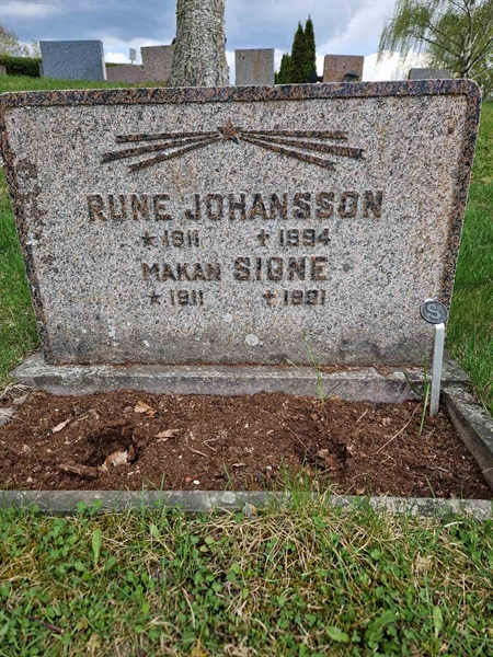 Grave number: 501 10 1581-1583