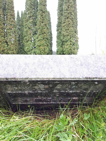 Hautatunnus: NK F B  1053