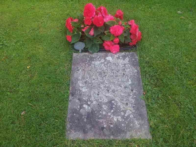 Grave number: 1 KV.2 1     6