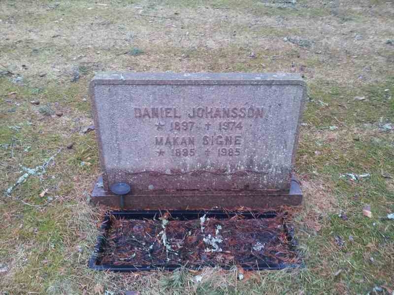 Grave number: 1 KV.4 1    22-23