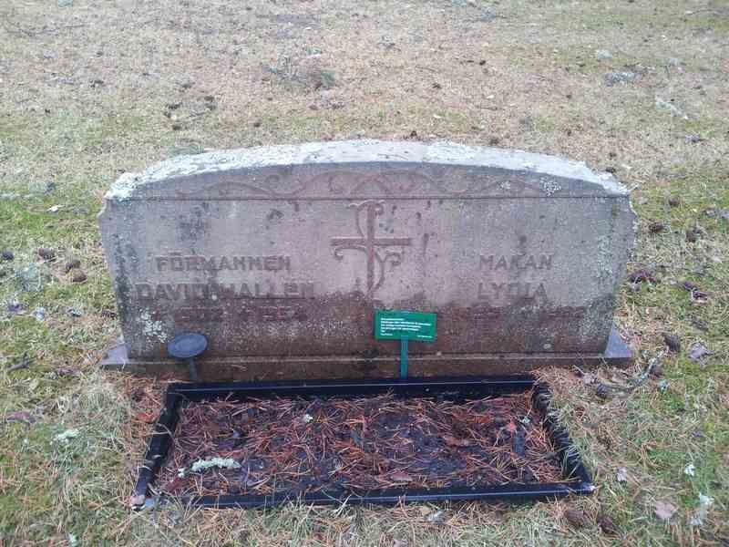 Grave number: 1 KV.4    71-72