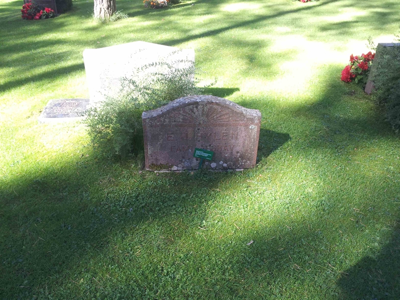 Grave number: 1 NF    85