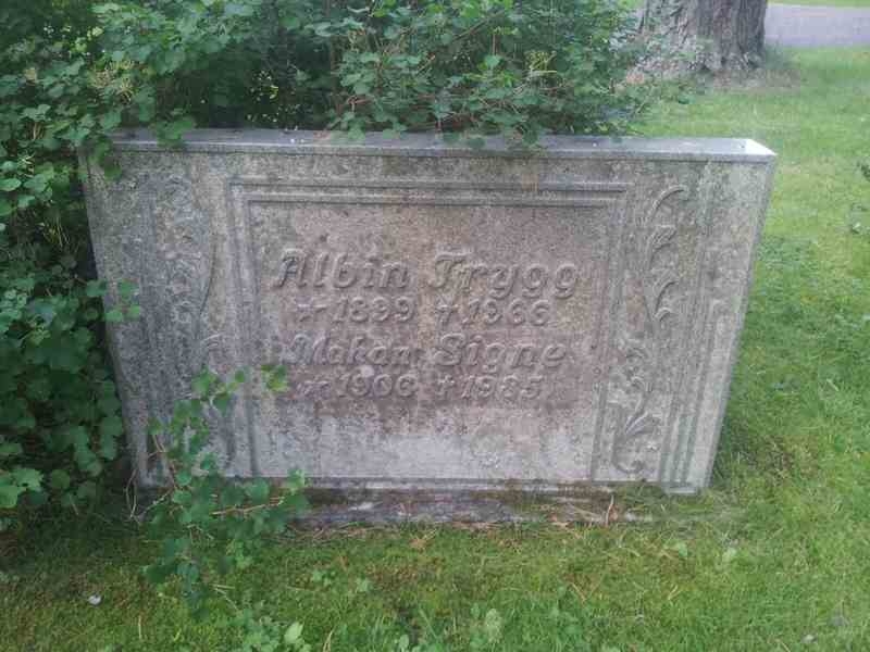 Grave number: 1 KV.1   133-134