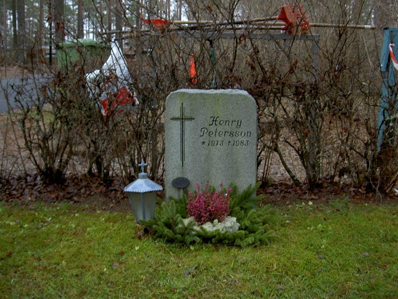 Grave number: 1 KV.8   475