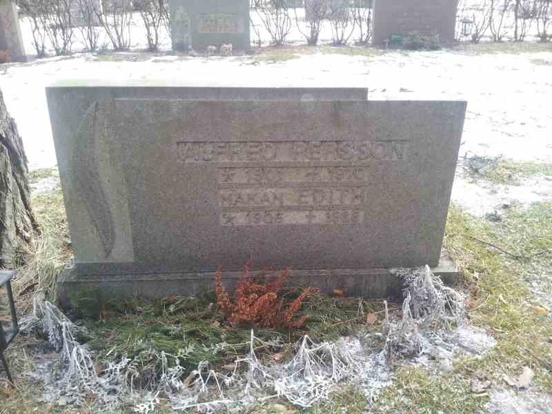 Grave number: 1 KV.3   220-221