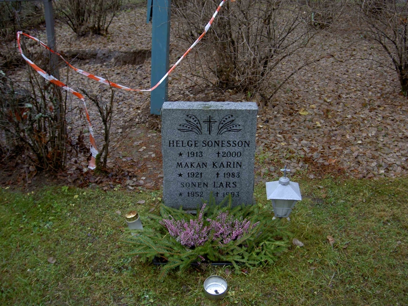 Grave number: 1 KV.8   477