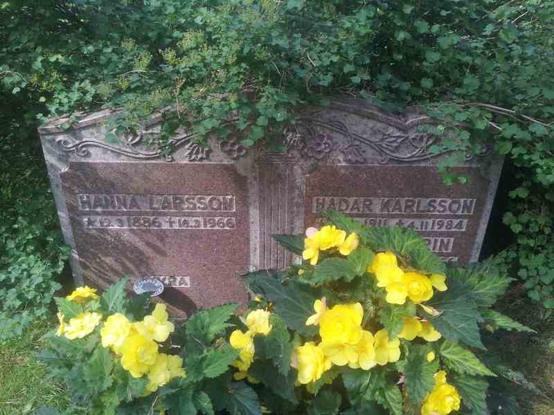 Grave number: 1 KV.1   120-122