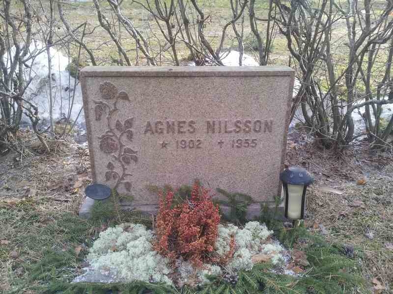 Grave number: 1 KV.3   102-103