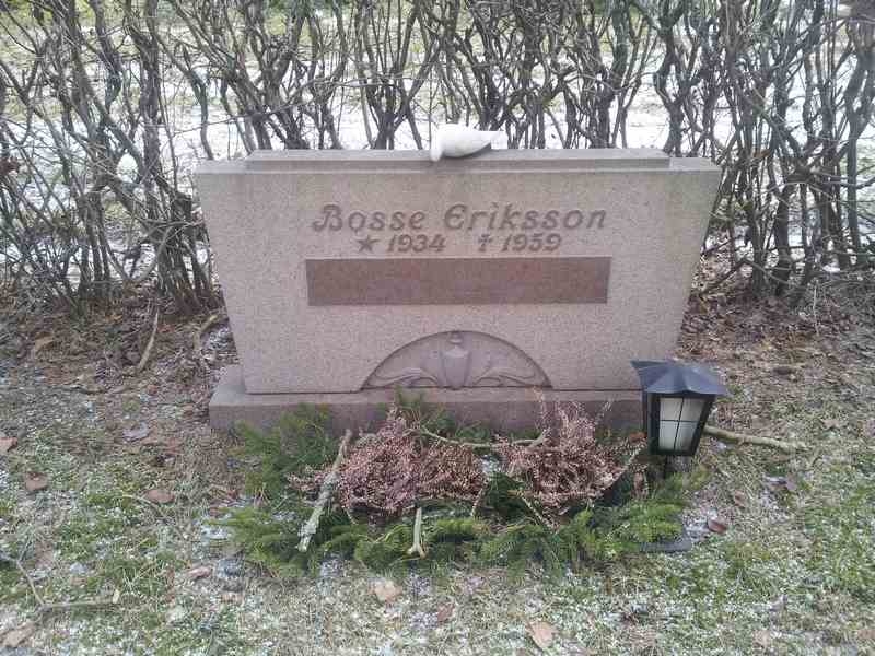 Grave number: 1 KV.3   161-162