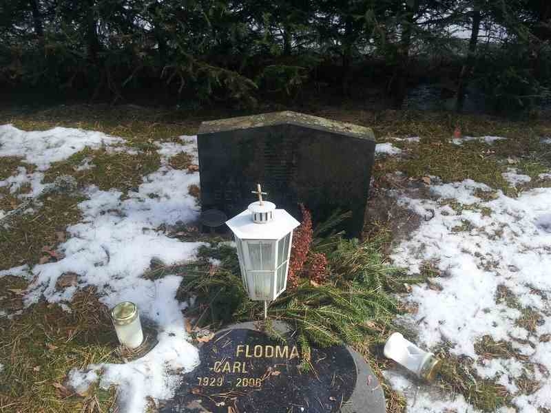 Grave number: 1 KV.6    30