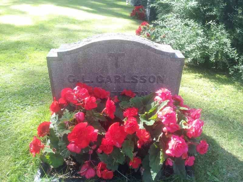 Grave number: 1 NE    17