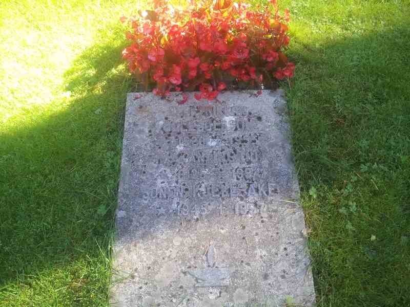 Grave number: 1 KV.2 1     3