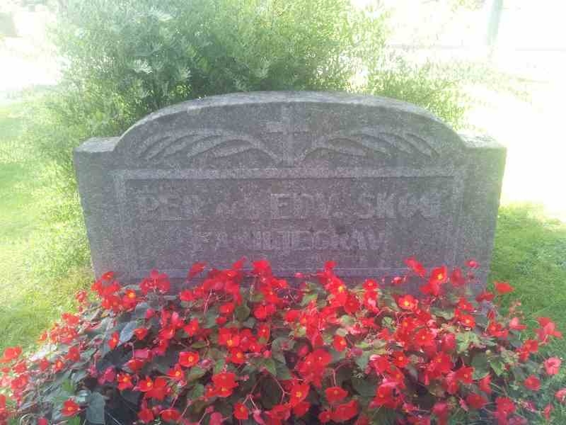 Grave number: 1 NF    11