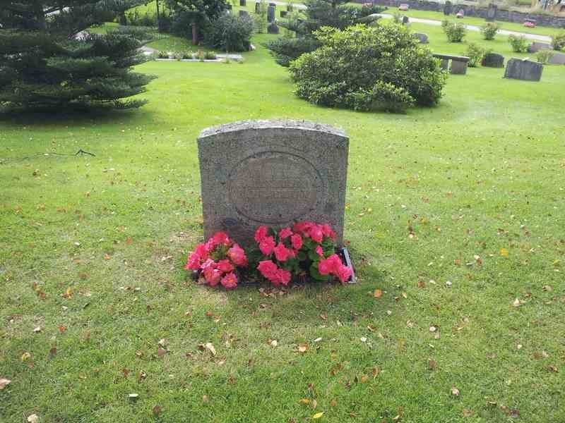 Grave number: 1 GL.5     3