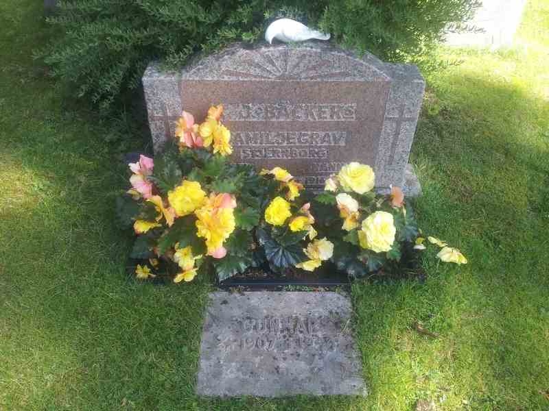 Grave number: 1 NF     2