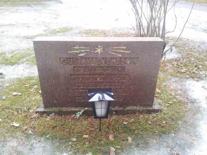 Grave number: 1 KV.4   299-301