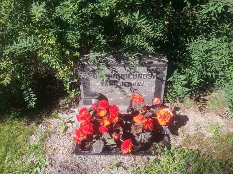 Grave number: 1 NE    71