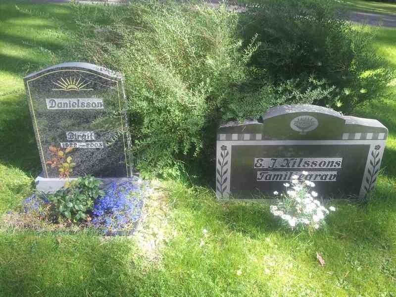 Grave number: 1 NF    81