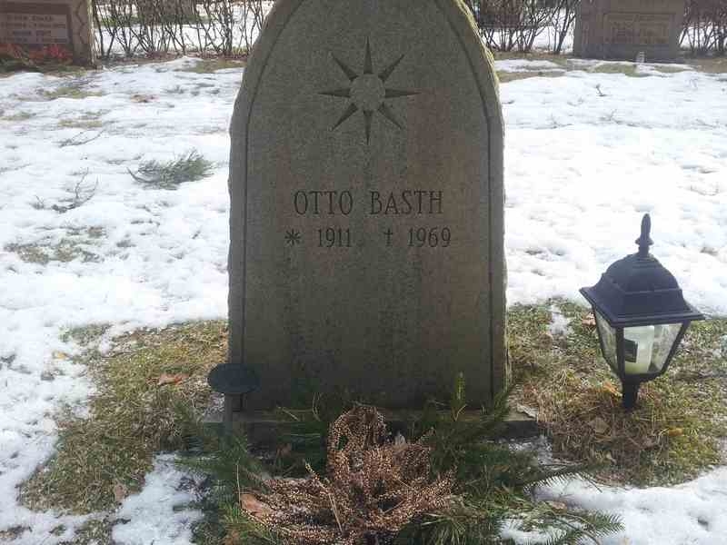 Grave number: 1 KV.3   204-205