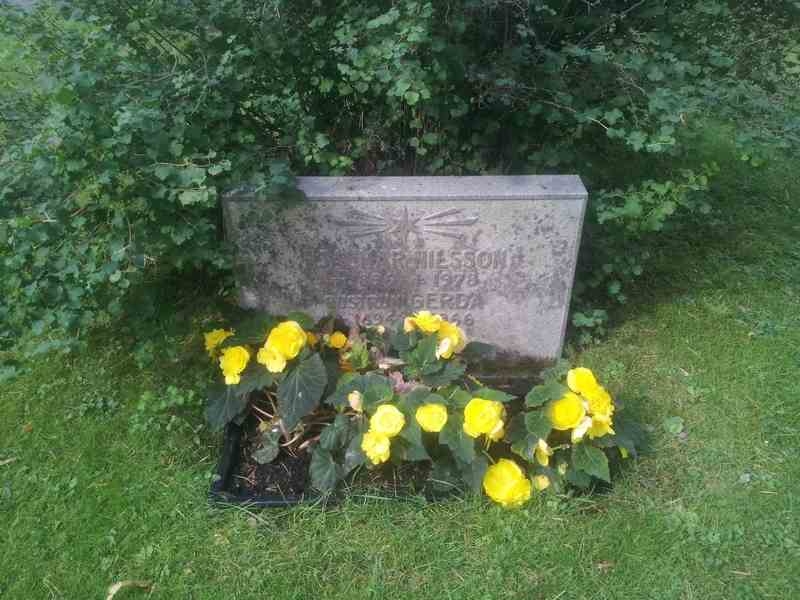 Grave number: 1 KV.1   131-132