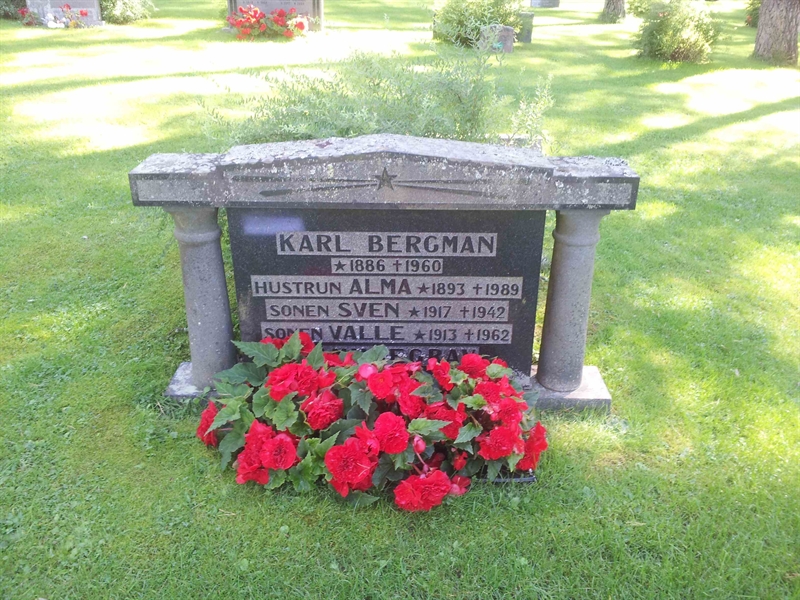 Grave number: 1 NF    38