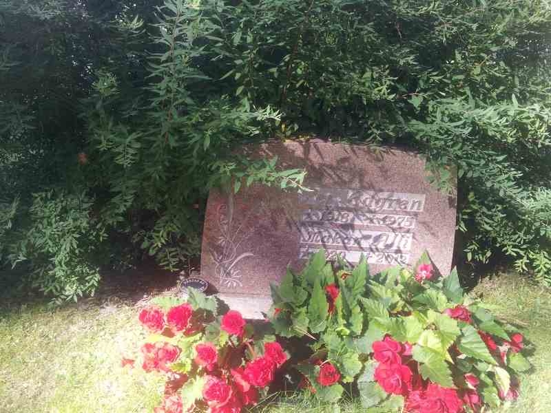 Grave number: 1 NE    18