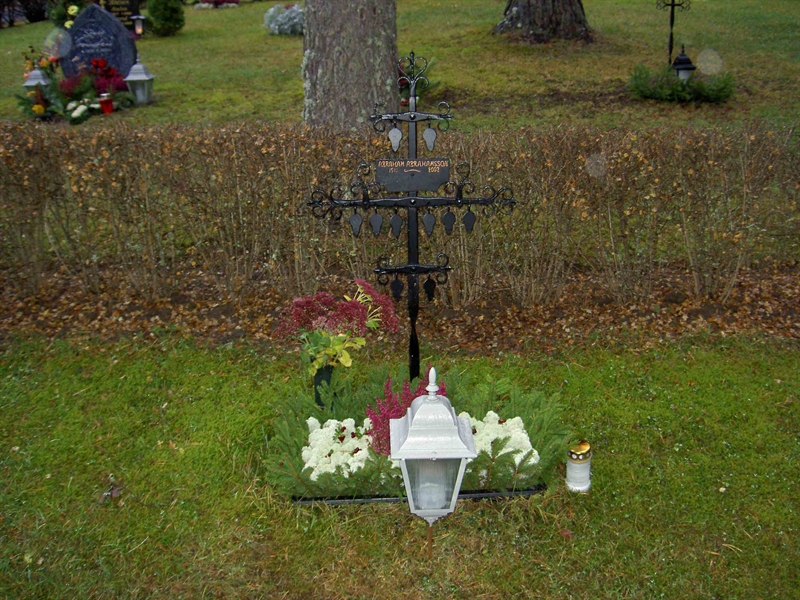 Grave number: 1 KV.8    54