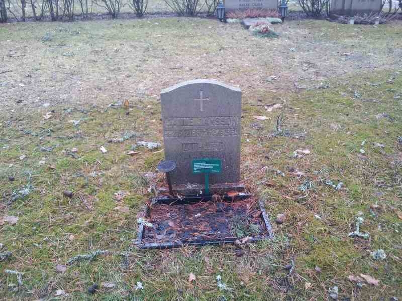 Grave number: 1 KV.4   235