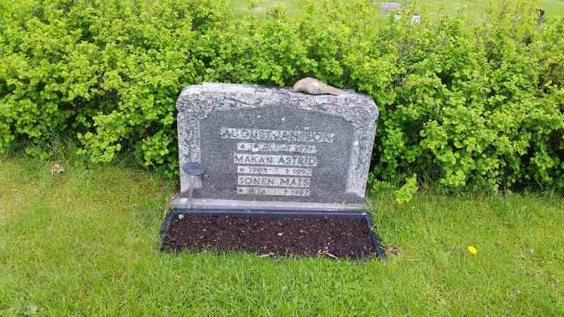 Grave number: 1 GL.8   311-312