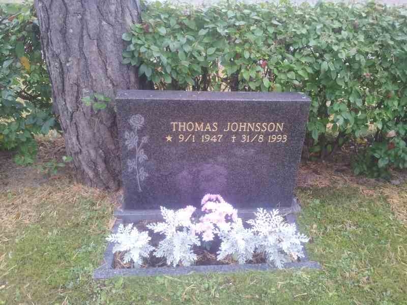 Grave number: 1 KV.9   406-408