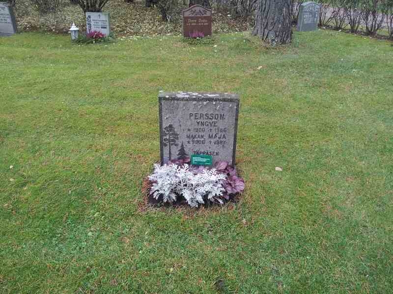 Grave number: 1 KV.8   451