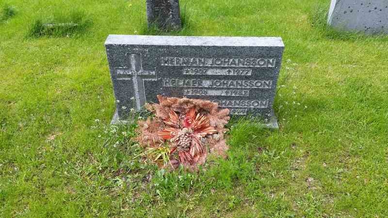 Grave number: 1 GL.8   193-195