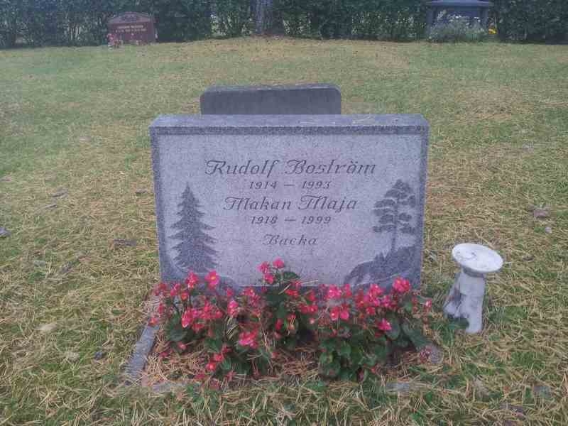 Grave number: 1 KV.9   370-371