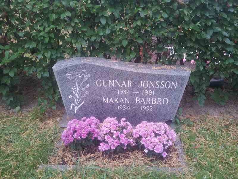 Grave number: 1 KV.9   134-135