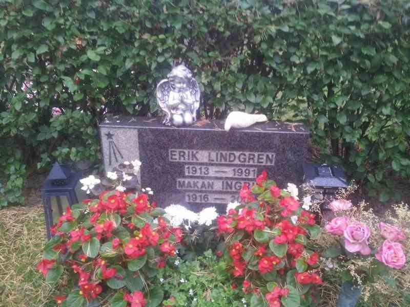 Grave number: 1 KV.9   132-133