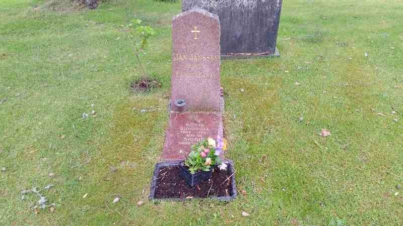 Grave number: 1 GL.7    24