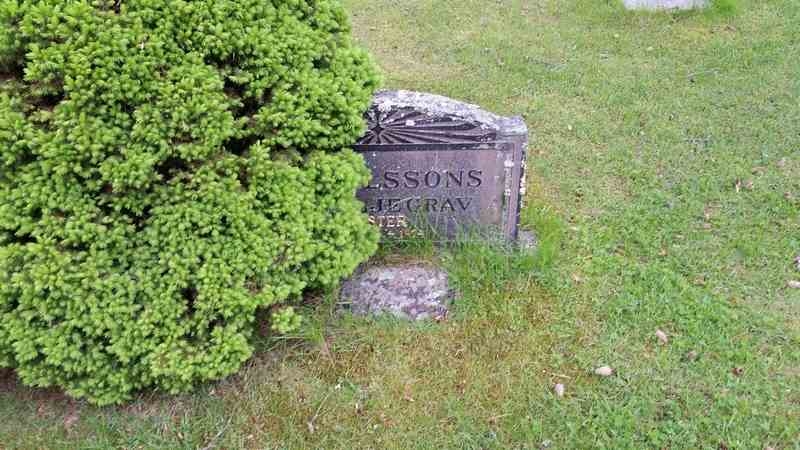 Grave number: 1 GL.7     5
