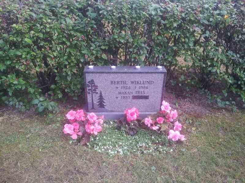 Grave number: 1 KV.9   113-114