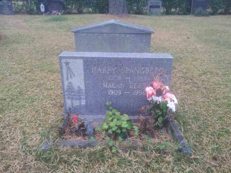 Grave number: 1 KV.9   216-217