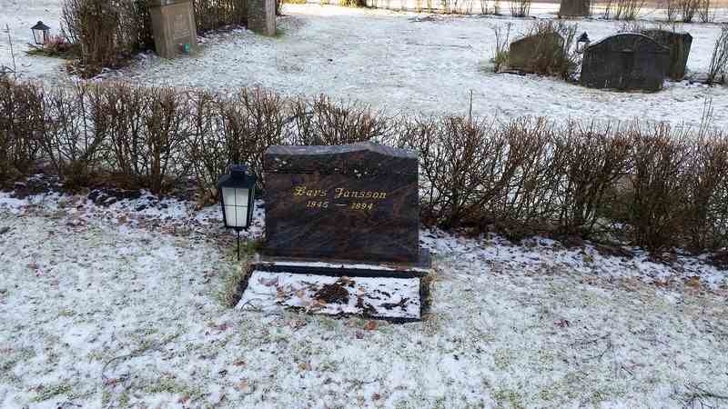 Grave number: 1 NI    32