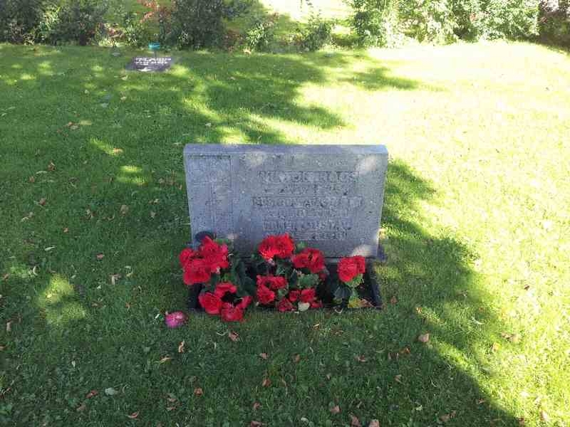 Grave number: 1 GL.3   117-119