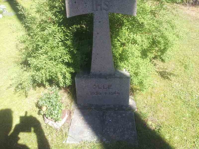 Grave number: 1 NE    82