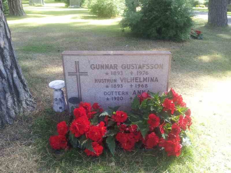 Grave number: 1 NE    32-32A