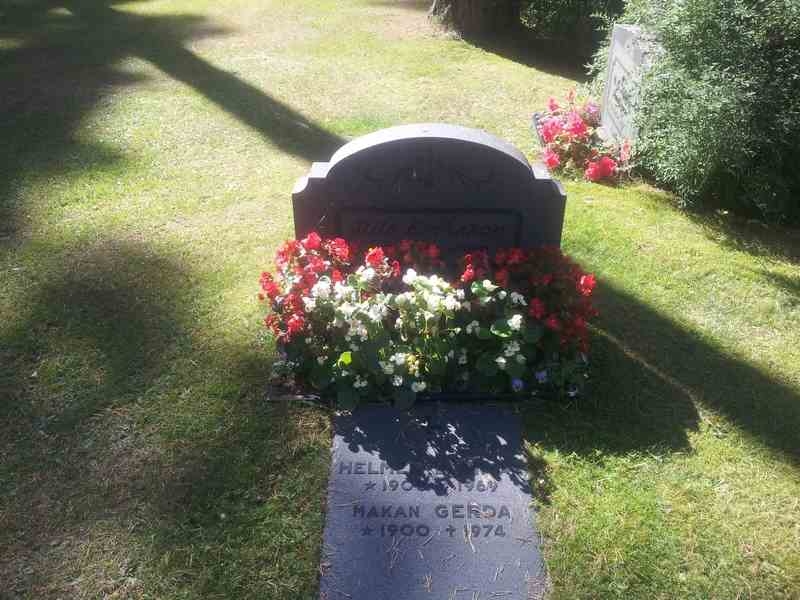 Grave number: 1 NE    33
