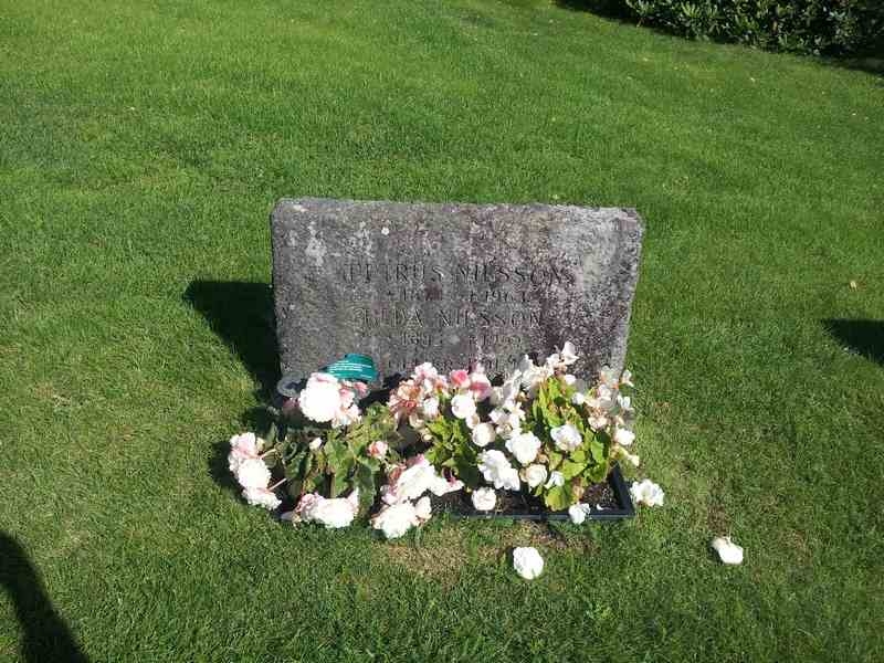 Grave number: 1 GL.3   134-135
