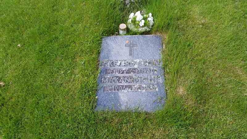 Grave number: 1 GL.8   412